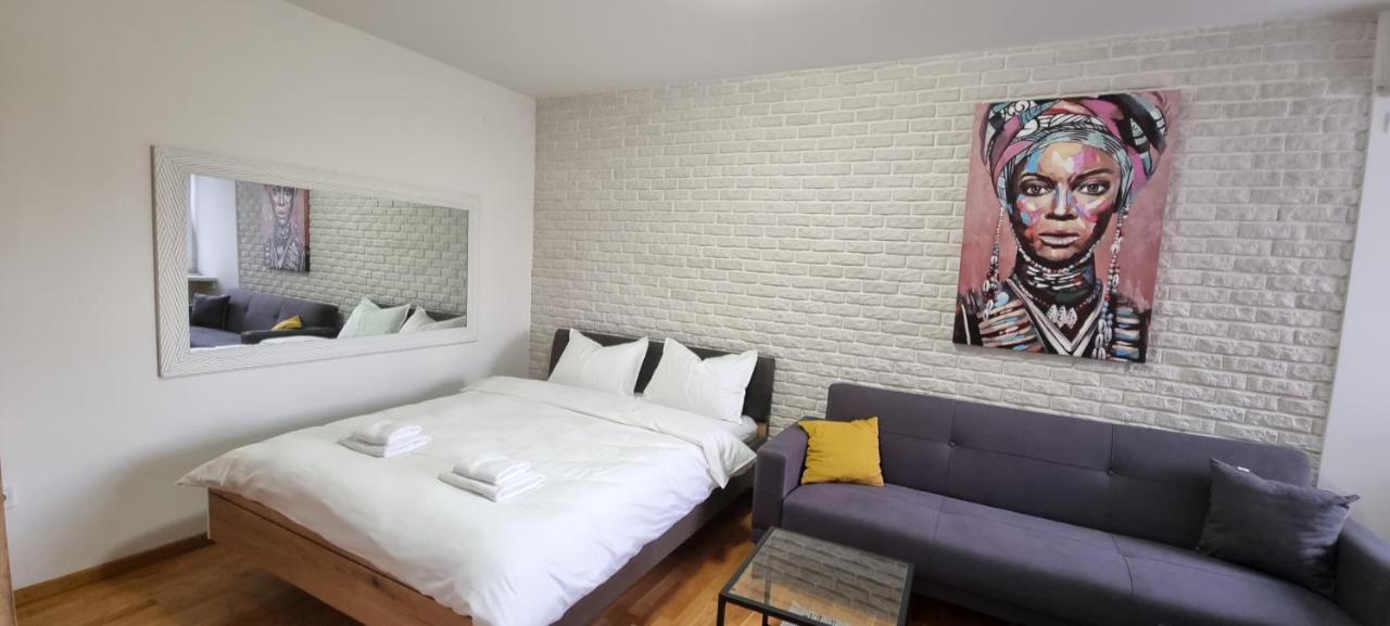 Grove II Apartment = Strict City Centre Novi Sad Eksteriør billede