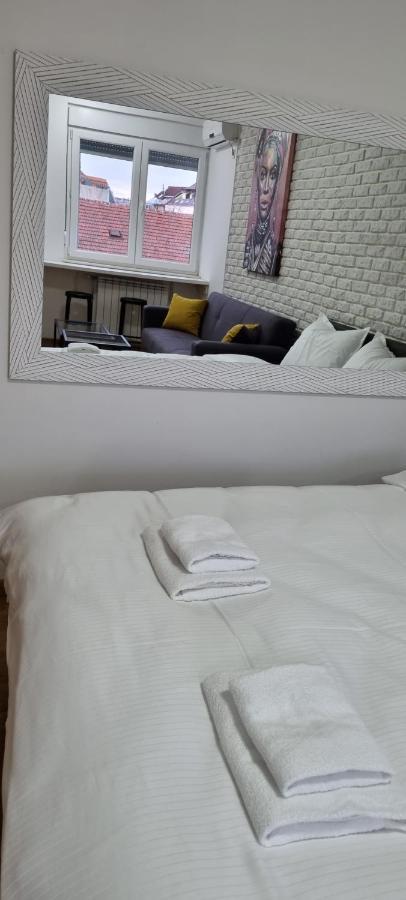 Grove II Apartment = Strict City Centre Novi Sad Eksteriør billede