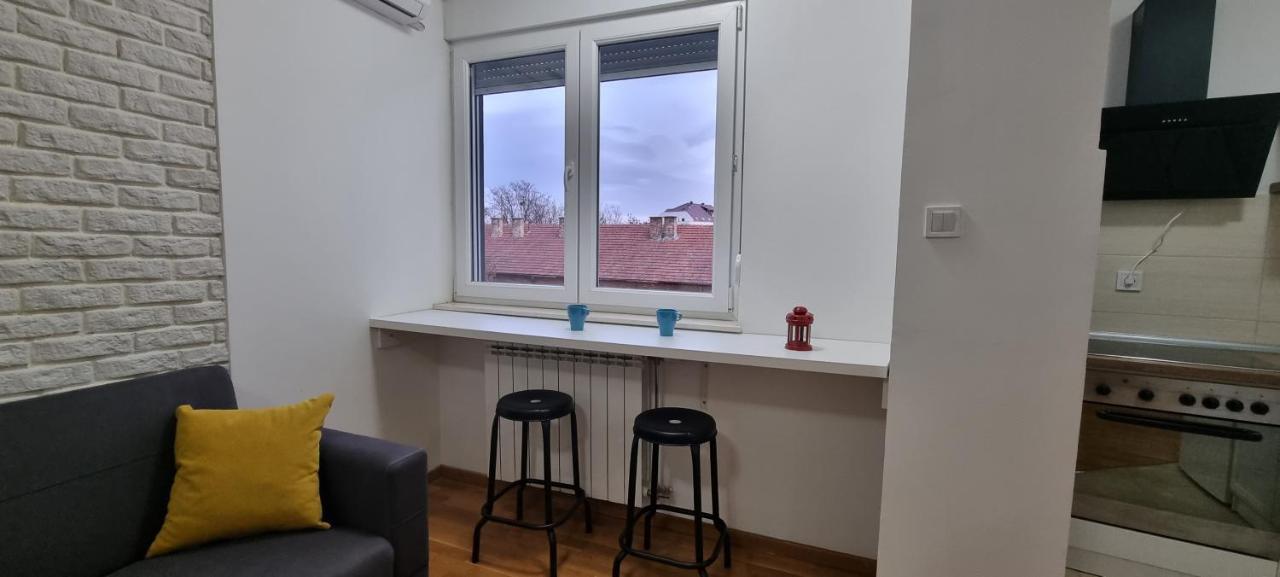 Grove II Apartment = Strict City Centre Novi Sad Eksteriør billede