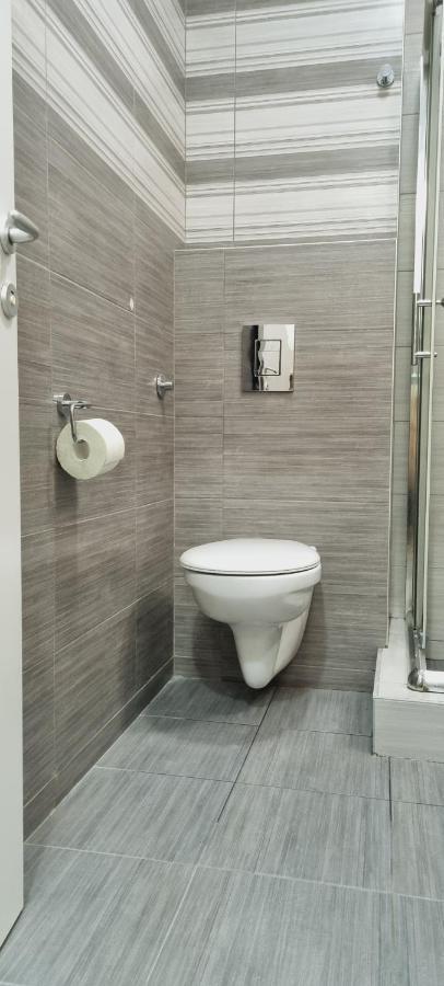 Grove II Apartment = Strict City Centre Novi Sad Eksteriør billede