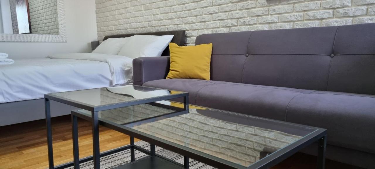 Grove II Apartment = Strict City Centre Novi Sad Eksteriør billede