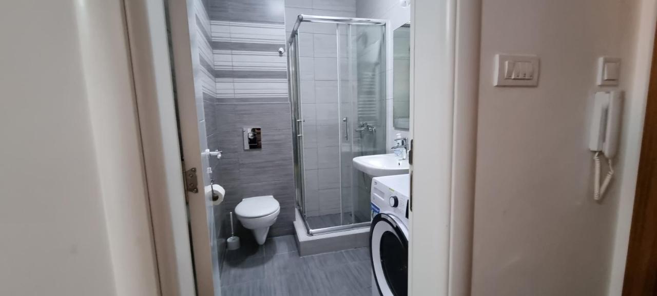 Grove II Apartment = Strict City Centre Novi Sad Eksteriør billede